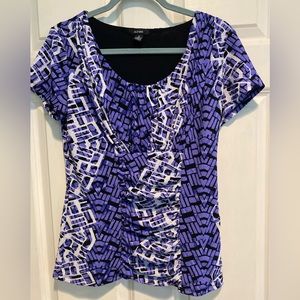 Alfani Top Sz M Purple B&W print Ruched lined with cap sleeves